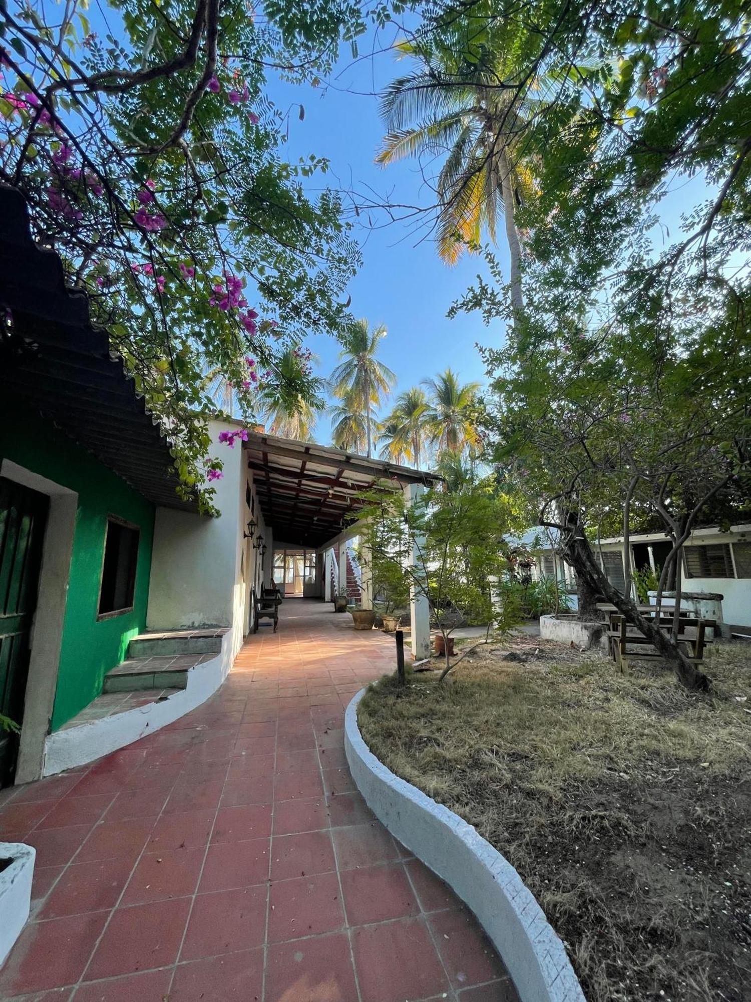 Sugarloaf Beach House & Surf Lodge El Cuco Exterior photo